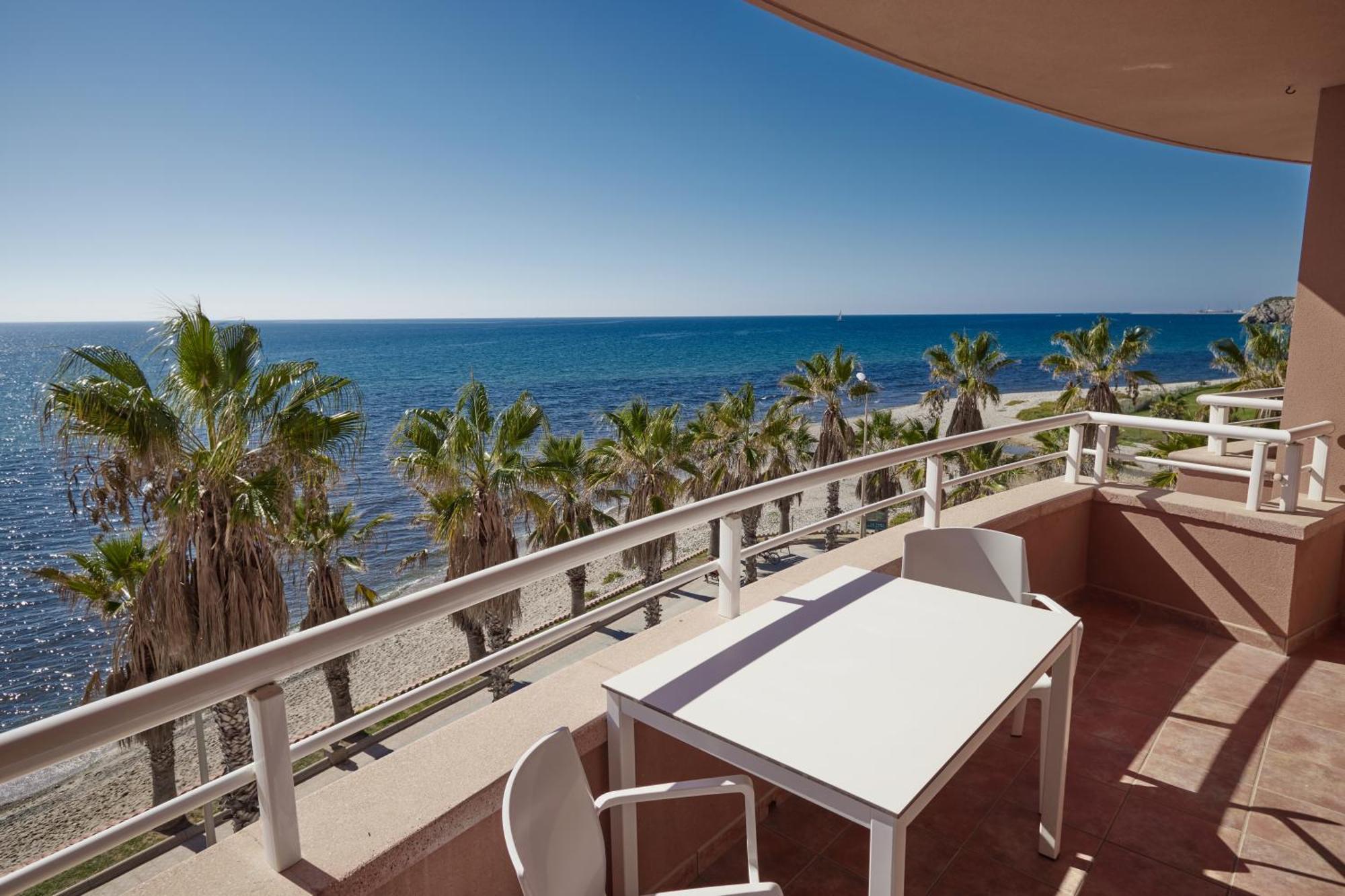 Sunway Playa Golf & Spa Sitges Hotell Exteriör bild